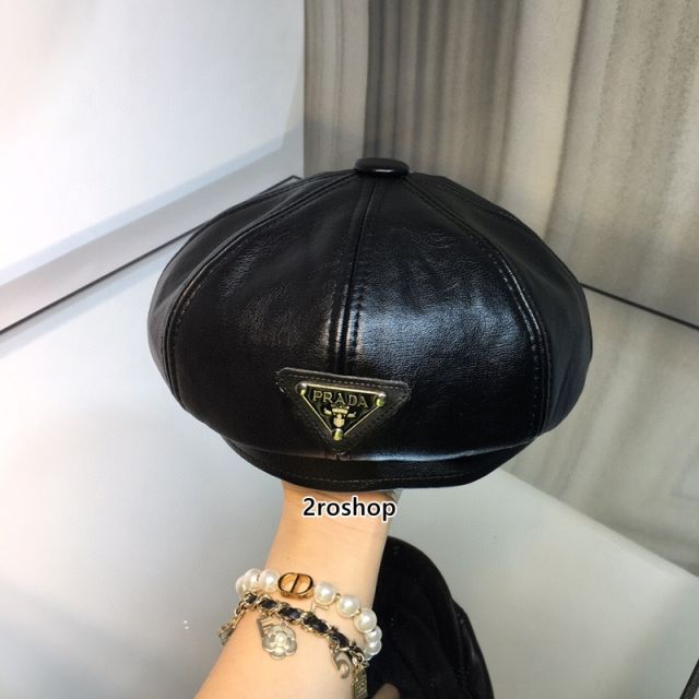 PRADA 모자