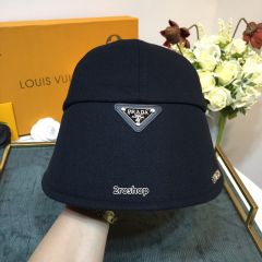 PRADA 모자