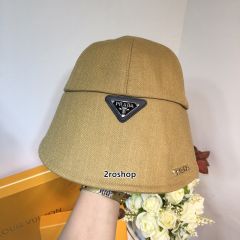 PRADA 모자