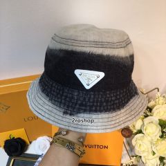 PRADA 모자
