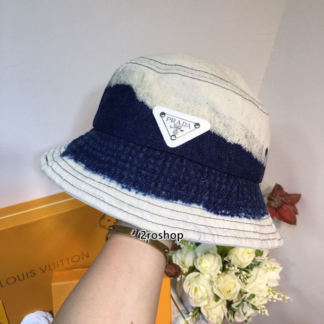 PRADA 모자