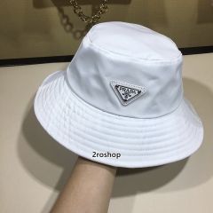 PRADA 모자