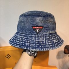 PRADA 모자