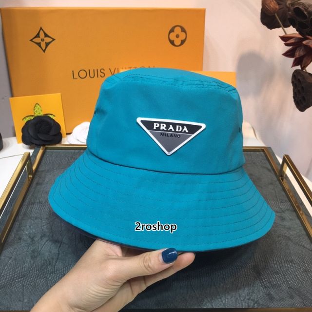 PRADA 모자