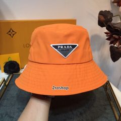 PRADA 모자