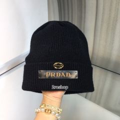 PRADA 모자
