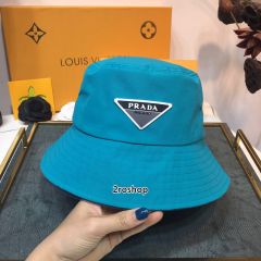 PRADA 모자
