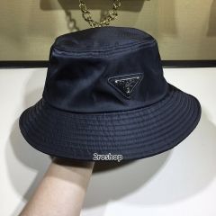 PRADA 모자
