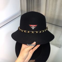 PRADA 모자