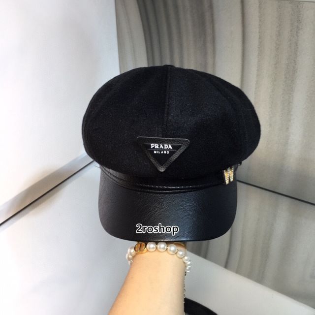 PRADA 모자