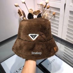 PRADA 모자