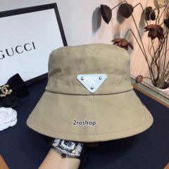PRADA 모자