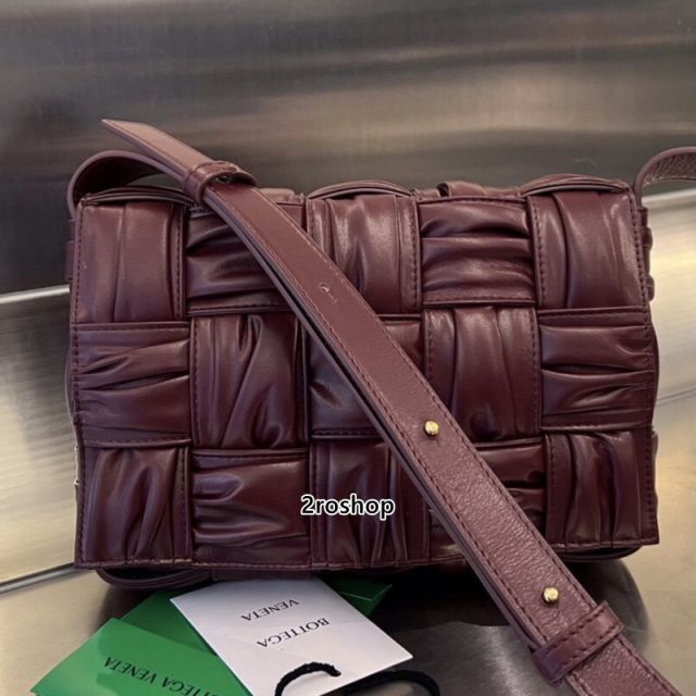 보테가베네타카세트크로스백