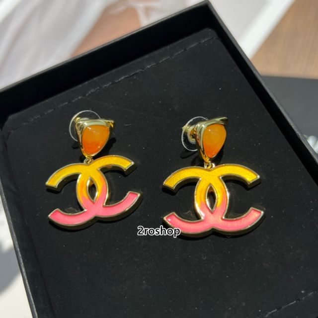 CHANEL 피어싱