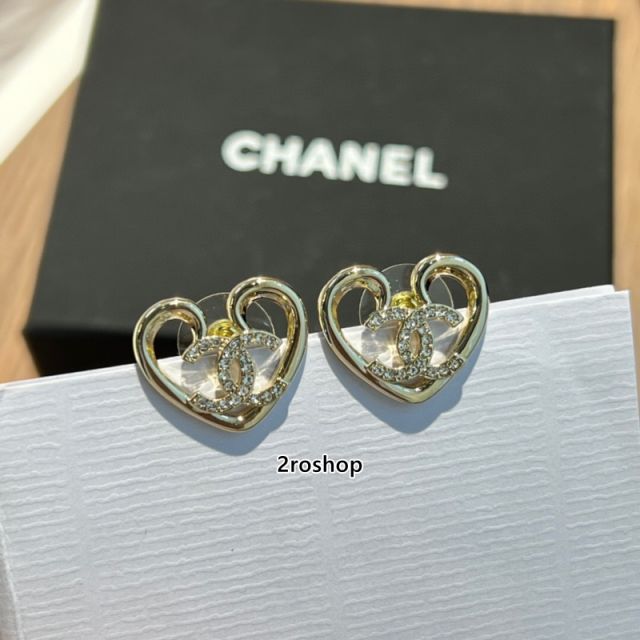 CHANEL 피어싱