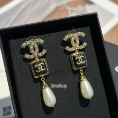 CHANEL 피어싱