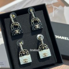 CHANEL 피어싱