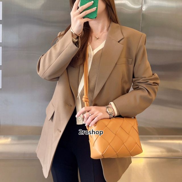 보테가베네타카세트카매라백