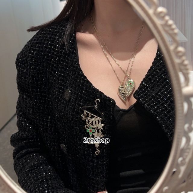CHANEL 브로치