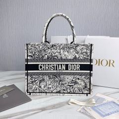 디올북토트백미듐멀티화이트