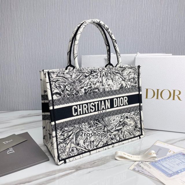 디올북토트백미듐멀티화이트