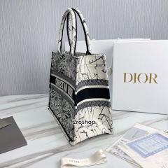 디올북토트백미듐멀티화이트