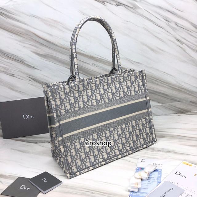 디올북토트백미듐멀티그레이