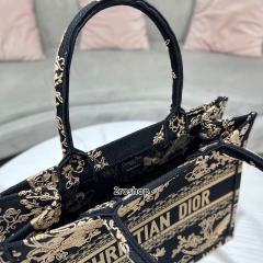 디올북토트백미듐멀티블랙