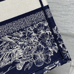 디올북토트백미듐멀티블루