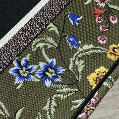 디올북토트백미듐멀티그린