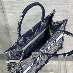 디올북토트백미듐멀티블루