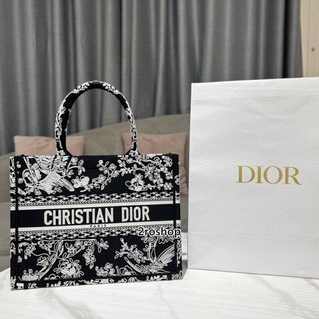 디올북토트백미듐멀티블랙