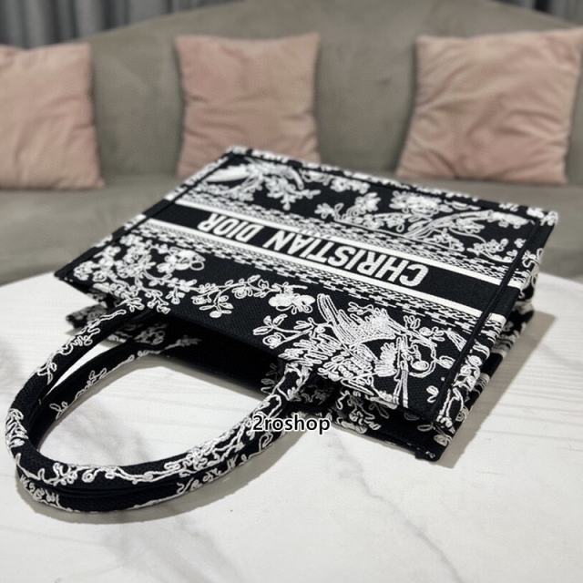 디올북토트백미듐멀티블랙