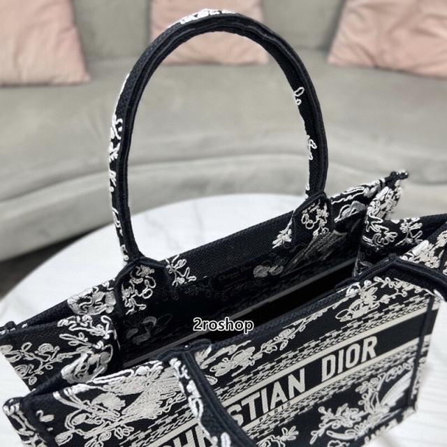 디올북토트백미듐멀티블랙