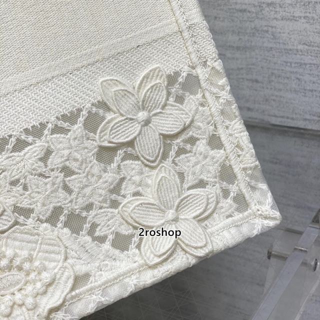 디올북토트백미듐화이트