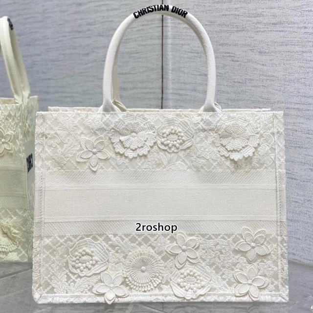 디올북토트백미듐화이트