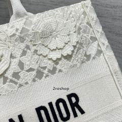 디올북토트백미듐화이트