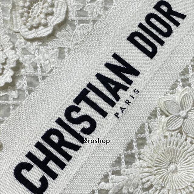 디올북토트백미듐화이트