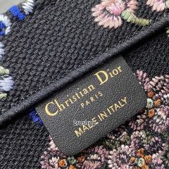 디올북토트백미듐멀티블랙