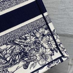 디올북토트백미듐멀티블루화이트