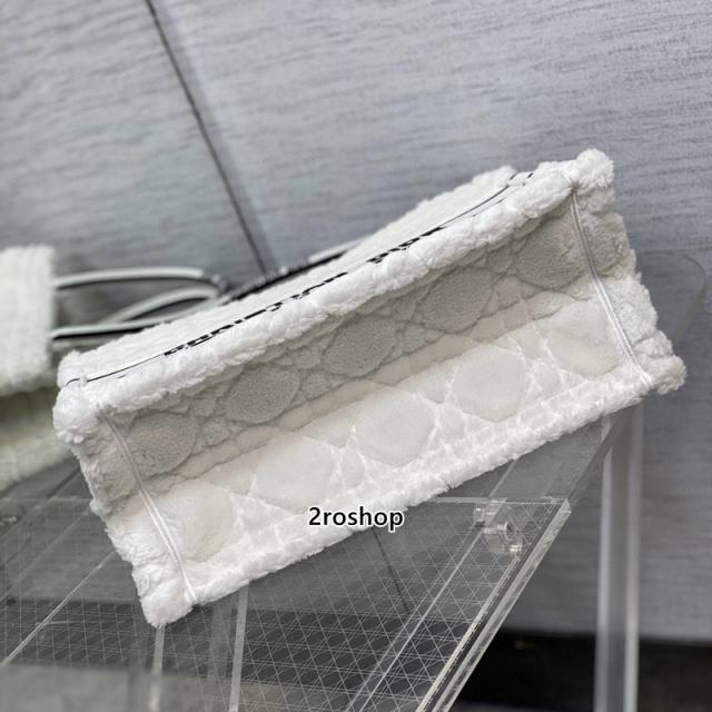 디올북토트백미듐화이트