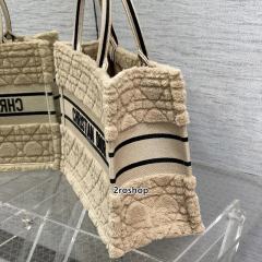 디올북토트백미듐