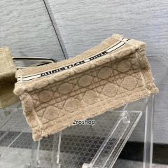 디올북토트백미듐