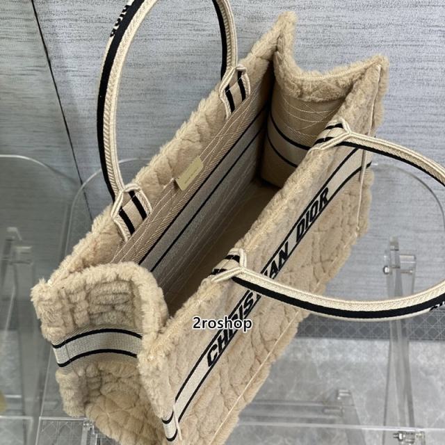 디올북토트백미듐