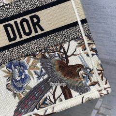 디올북토트백미듐