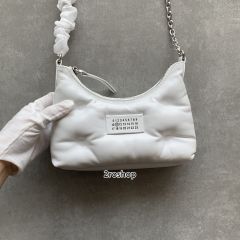 메종마르지엘라숄더백
