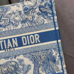 디올북토트백미듐