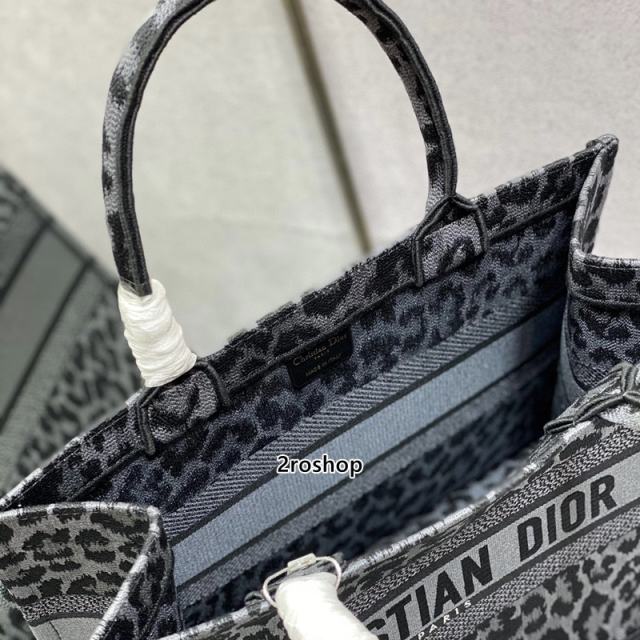 디올북토트백미듐