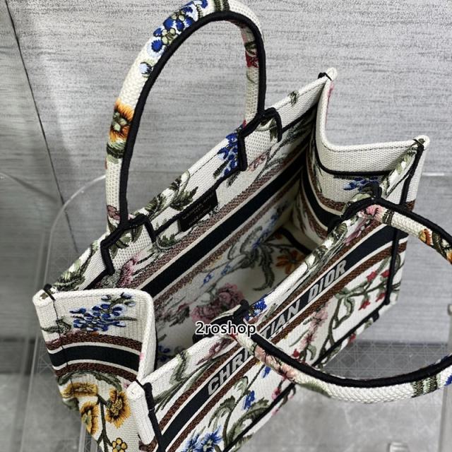 디올북토트백스몰