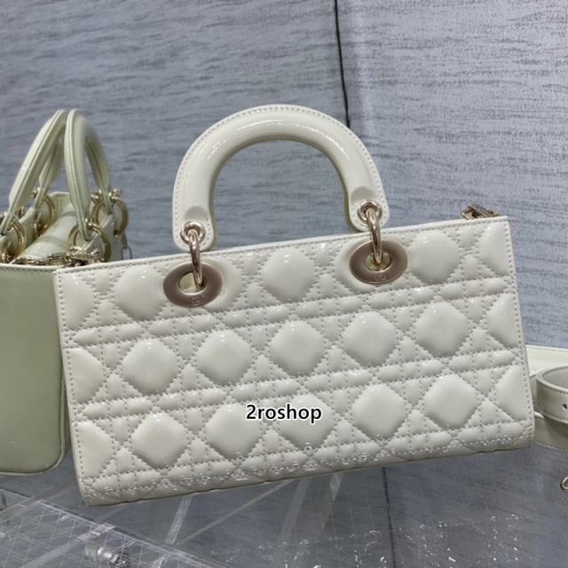 디올레이디조이백미듐화이트페이턴트